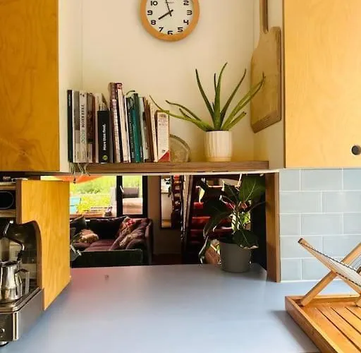 The Lough View Annex * Moville